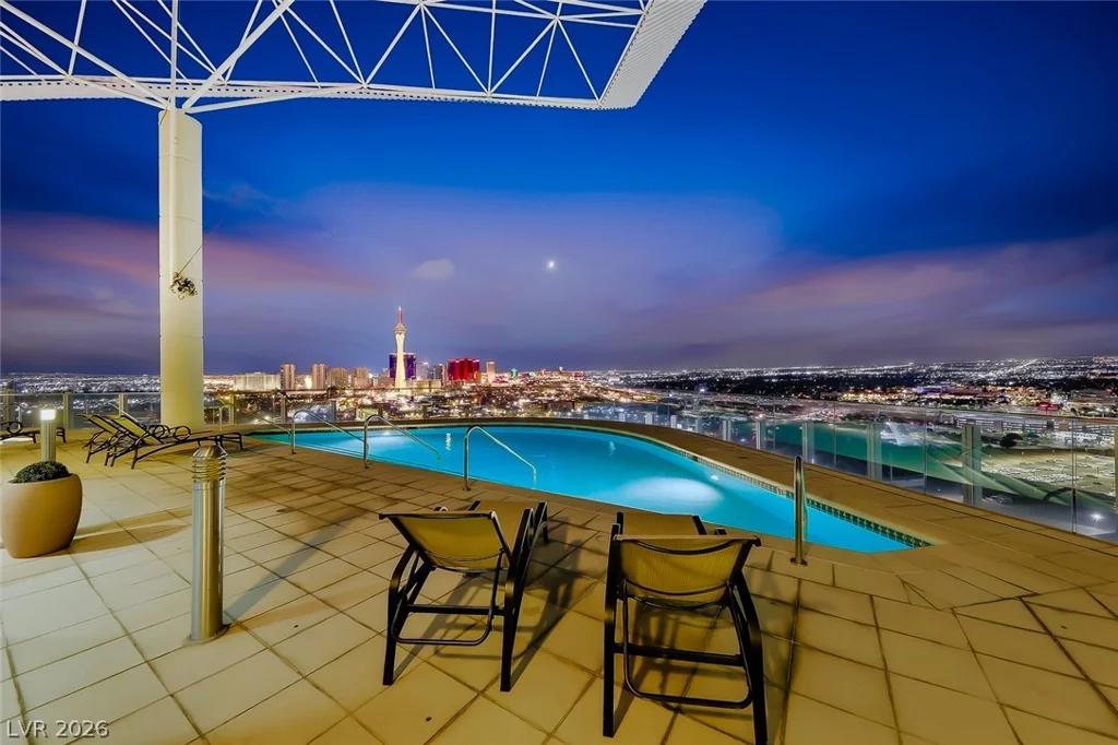 200 Hoover, Las Vegas, NV 89101