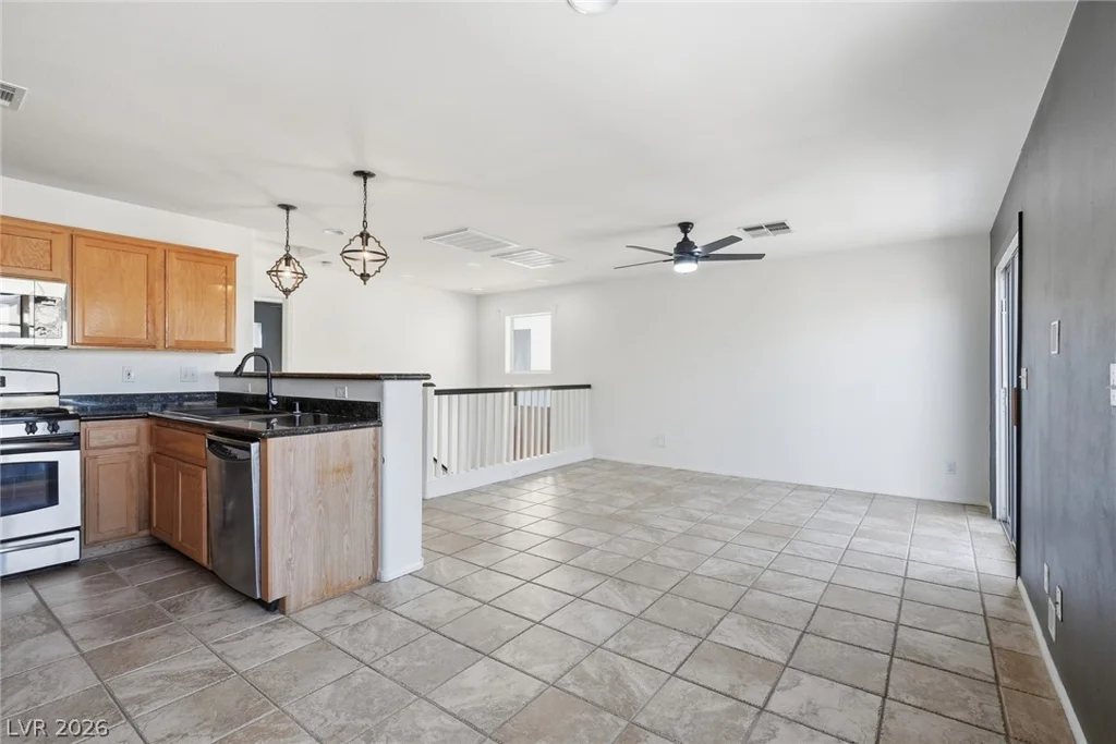 6335 Cheval Lake, Las Vegas, NV 89148
