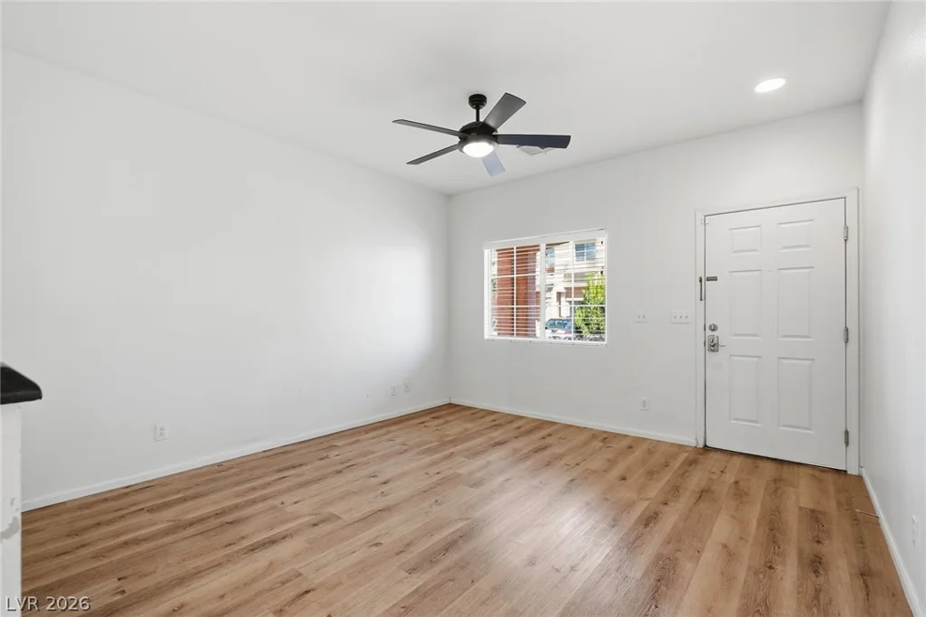 6335 Cheval Lake, Las Vegas, NV 89148