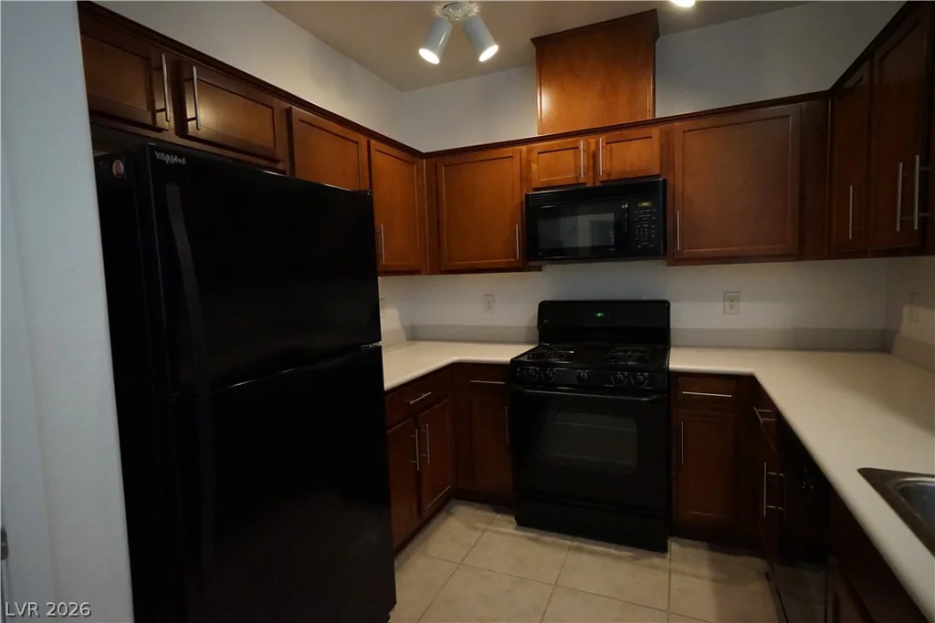 8324 Charleston, Las Vegas, NV 89117