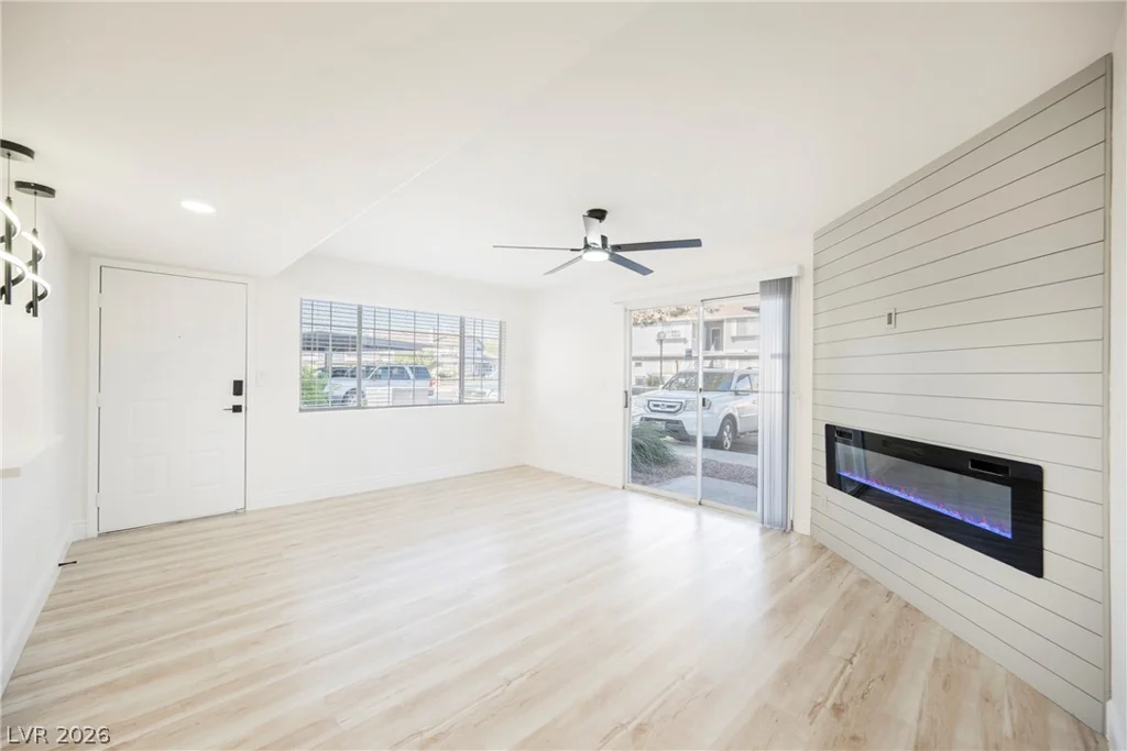 5330 Duralite, Las Vegas, NV 89122