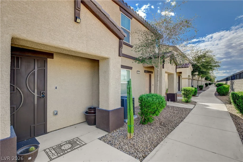 5226 Steep Cliffs, Las Vegas, NV 89115