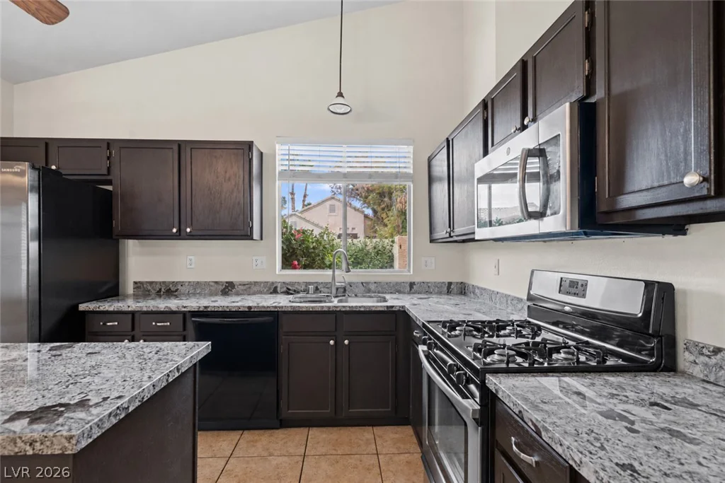 7700 Beach Falls, Las Vegas, NV 89149