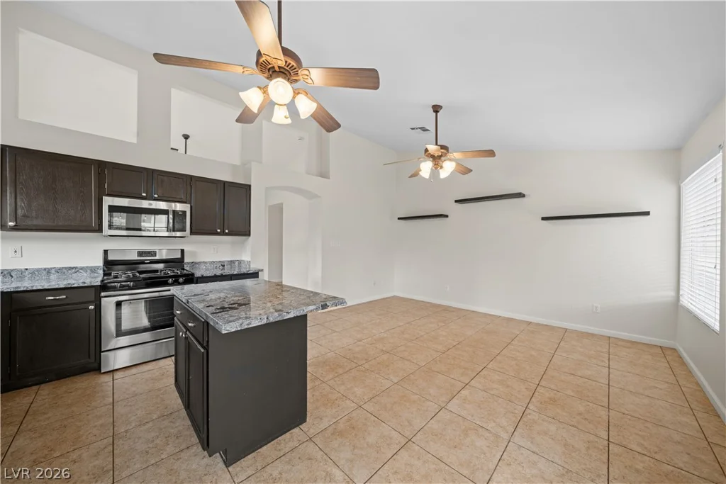 7700 Beach Falls, Las Vegas, NV 89149