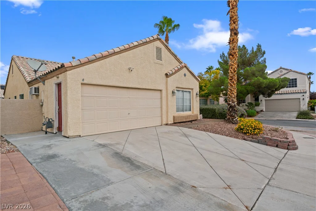 7700 Beach Falls, Las Vegas, NV 89149