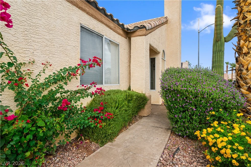 7700 Beach Falls, Las Vegas, NV 89149