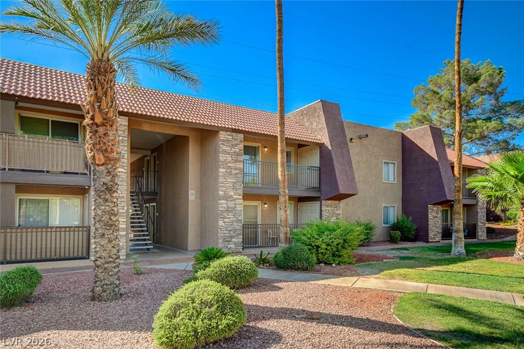 5116 River Glen, Las Vegas, NV 89103