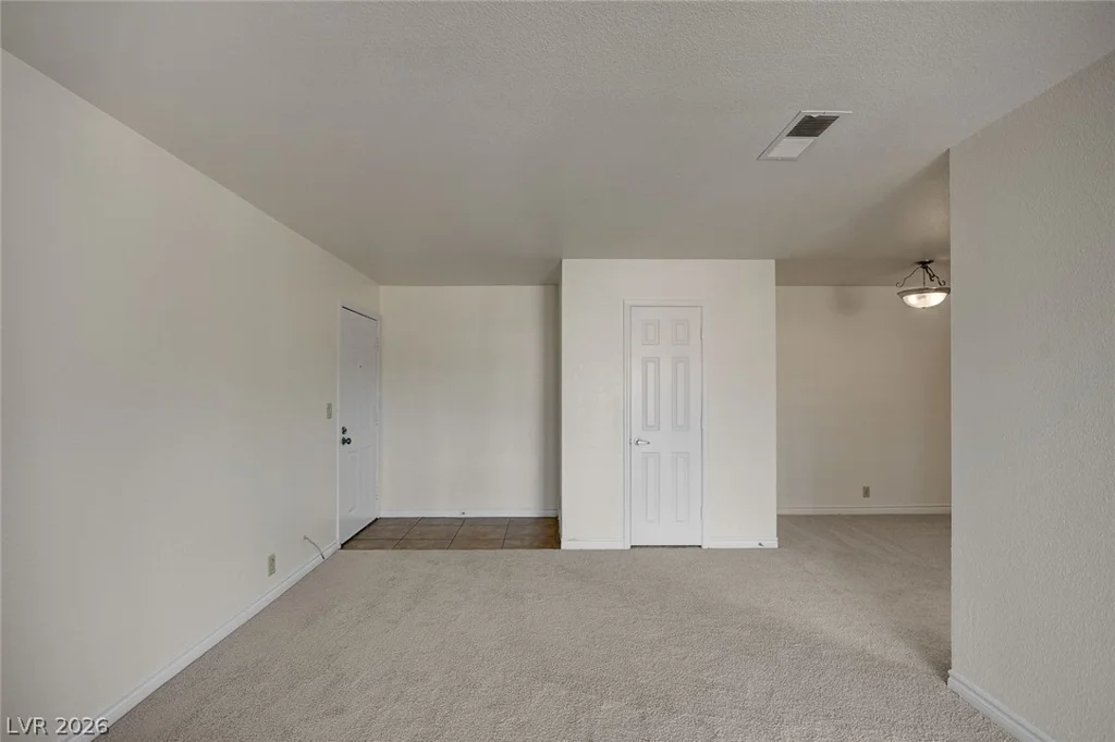 5116 River Glen, Las Vegas, NV 89103