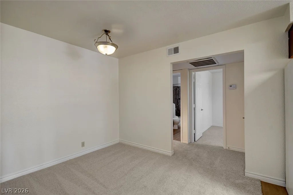 5116 River Glen, Las Vegas, NV 89103