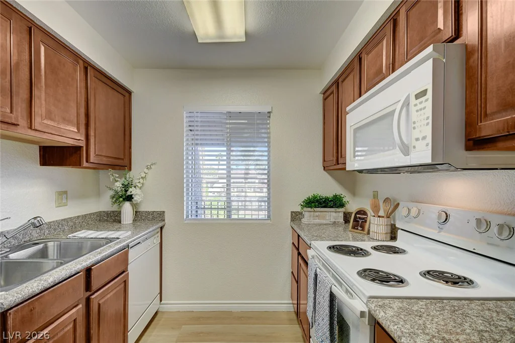 5116 River Glen, Las Vegas, NV 89103