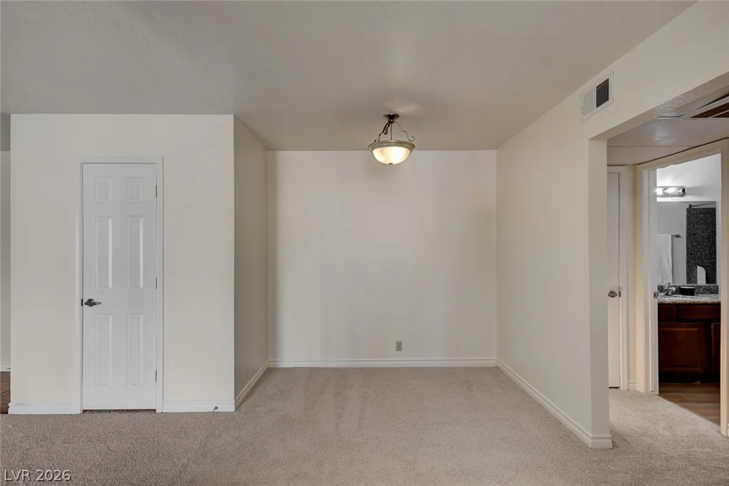 5116 River Glen, Las Vegas, NV 89103