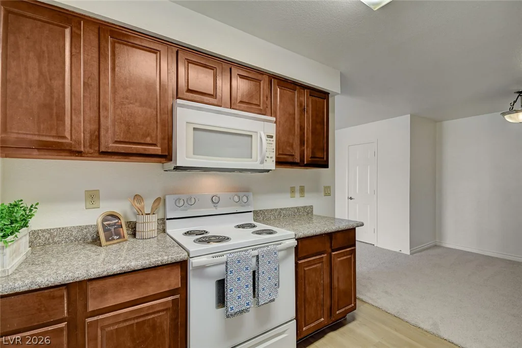 5116 River Glen, Las Vegas, NV 89103