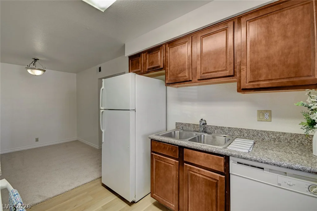 5116 River Glen, Las Vegas, NV 89103
