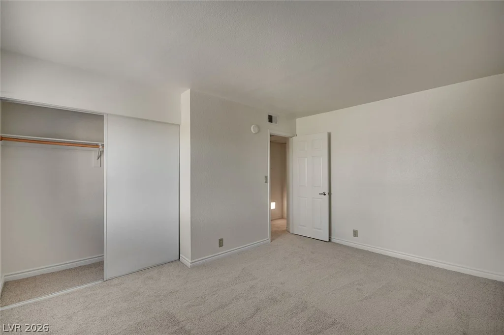 5116 River Glen, Las Vegas, NV 89103