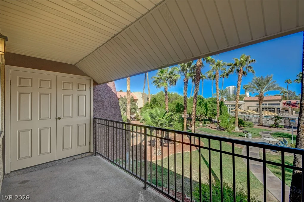 5116 River Glen, Las Vegas, NV 89103