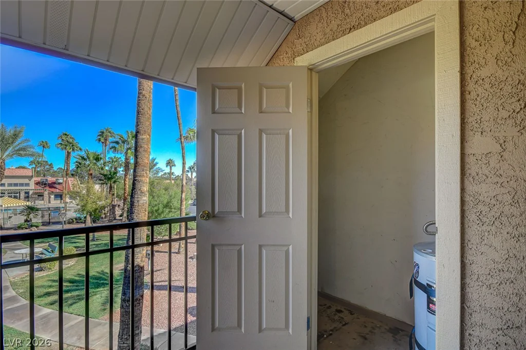 5116 River Glen, Las Vegas, NV 89103