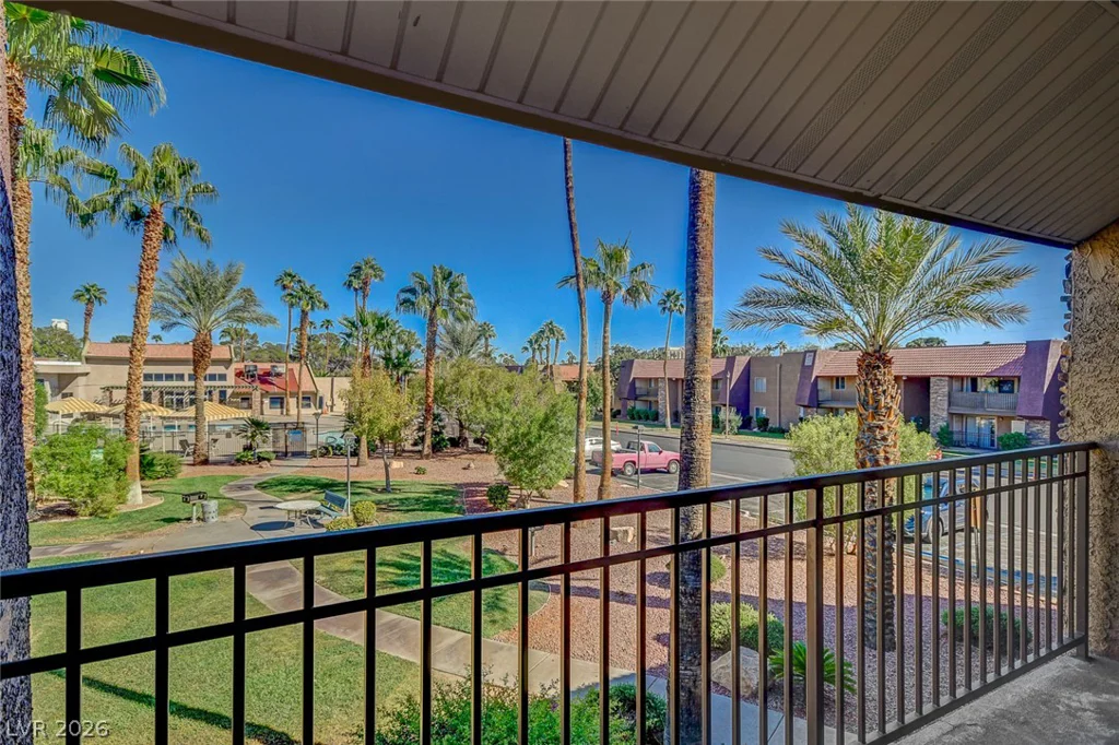 5116 River Glen, Las Vegas, NV 89103