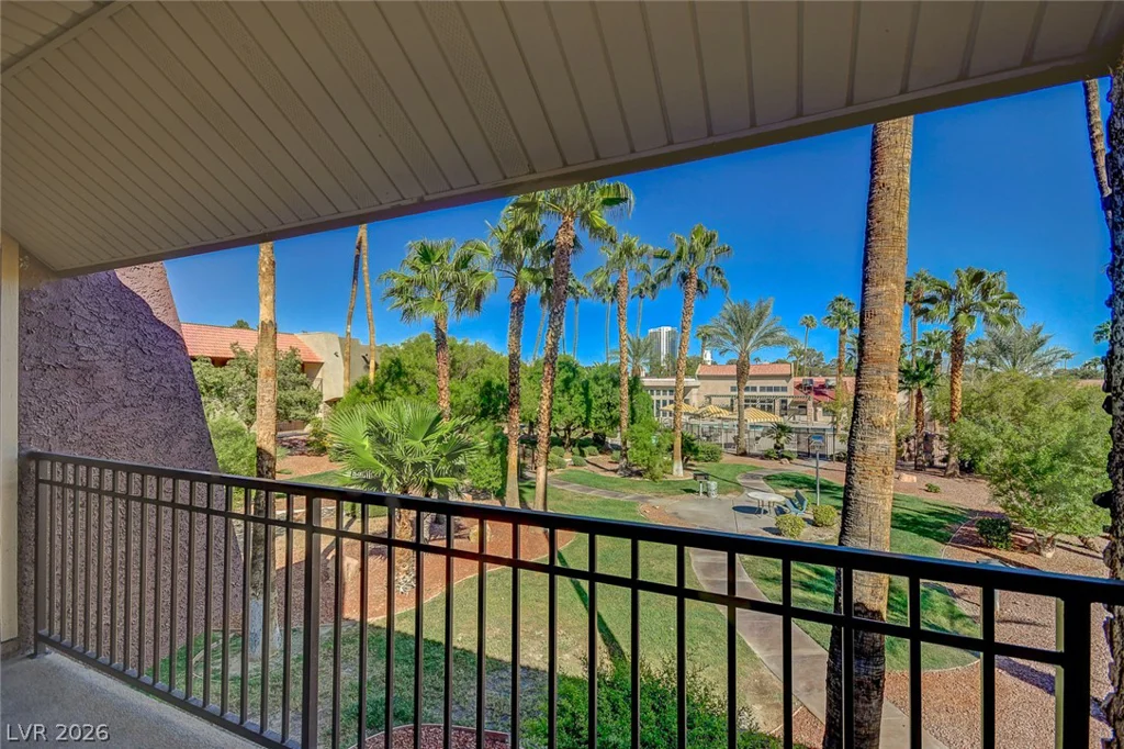 5116 River Glen, Las Vegas, NV 89103