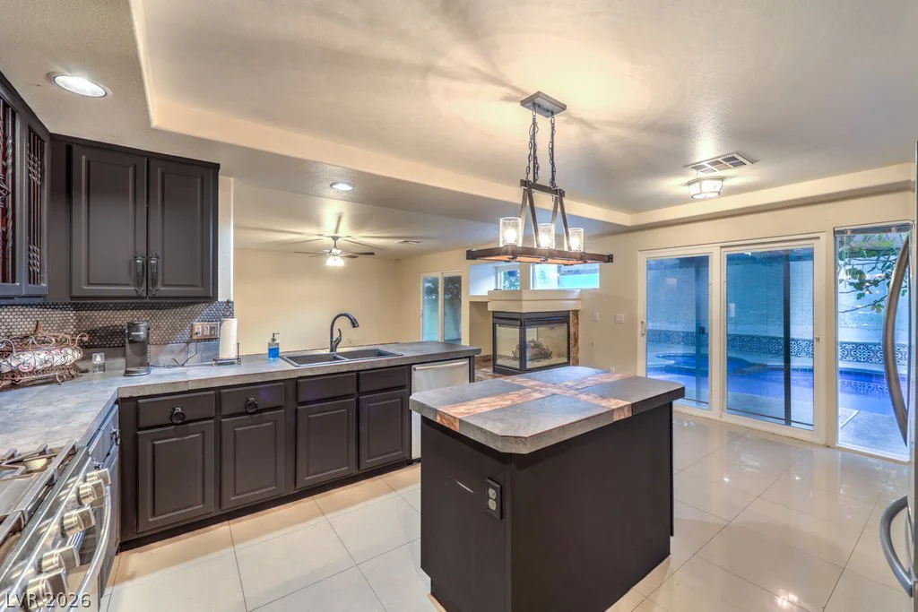 527 Leap Frog, Las Vegas, NV 89183