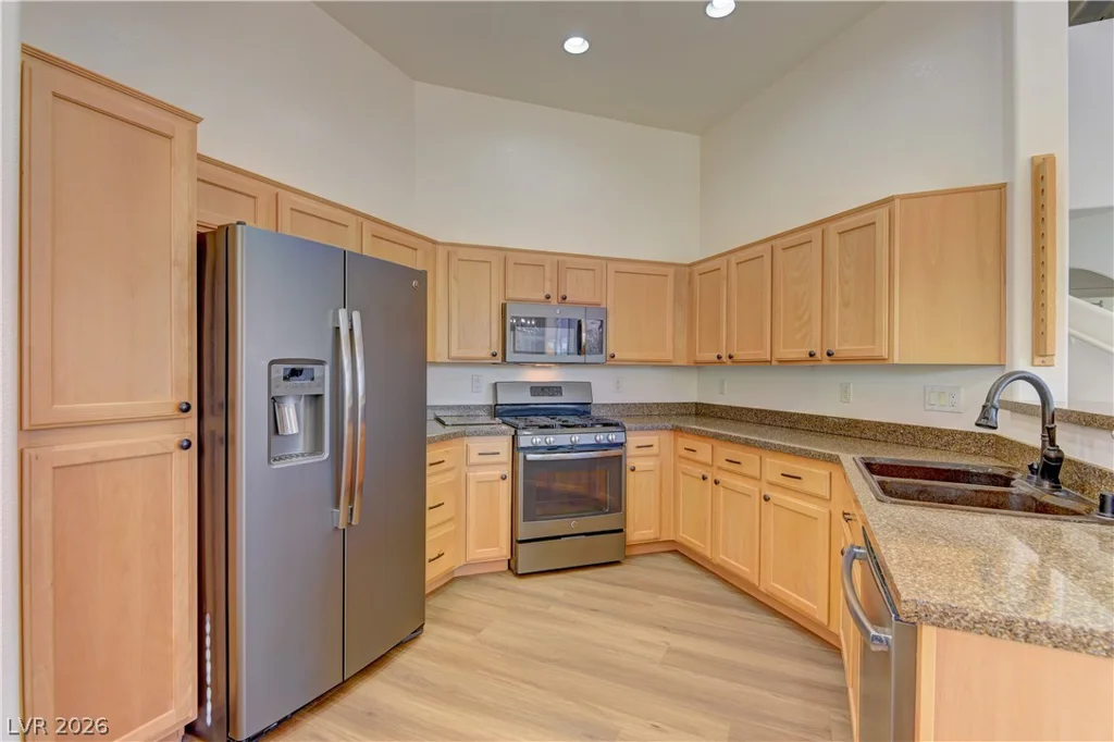 3975 Hualapai, Las Vegas, NV 89129