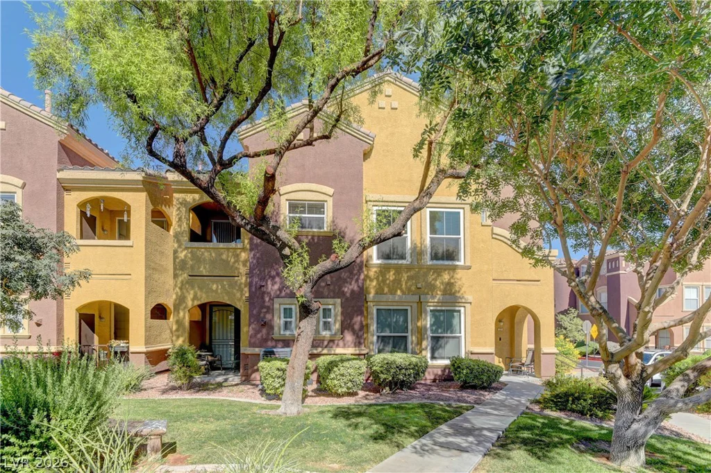 3975 Hualapai, Las Vegas, NV 89129