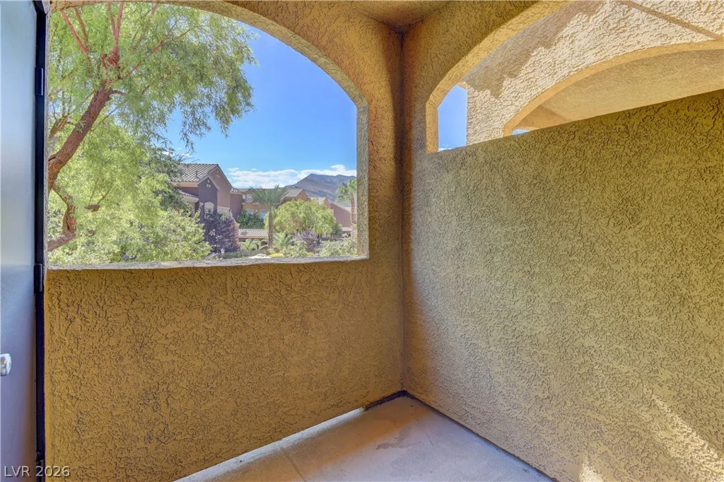 3975 Hualapai, Las Vegas, NV 89129