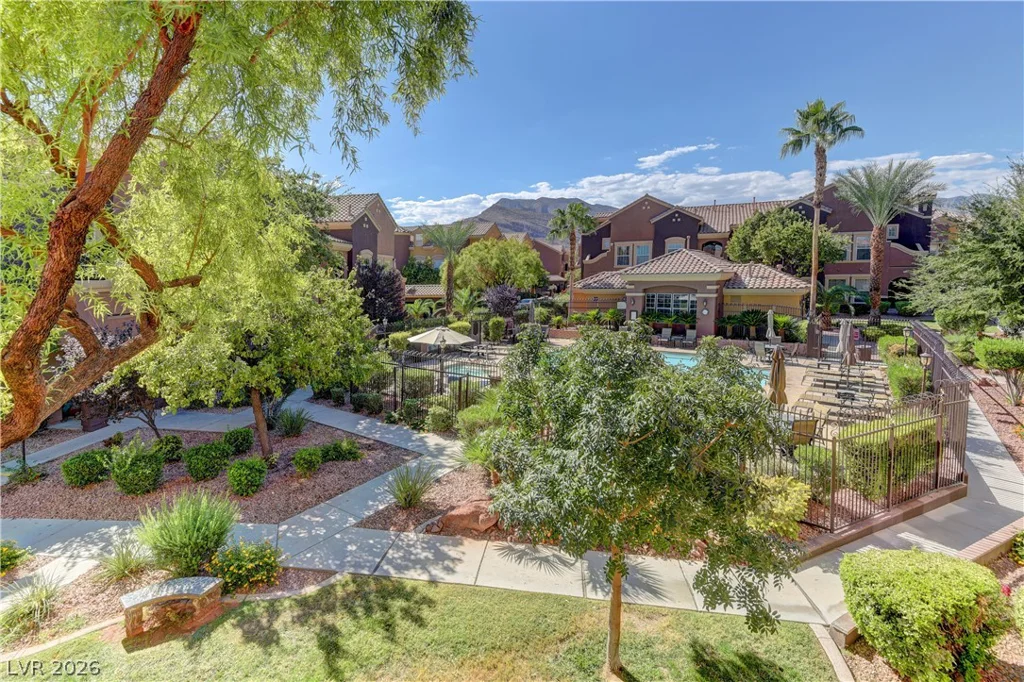 3975 Hualapai, Las Vegas, NV 89129