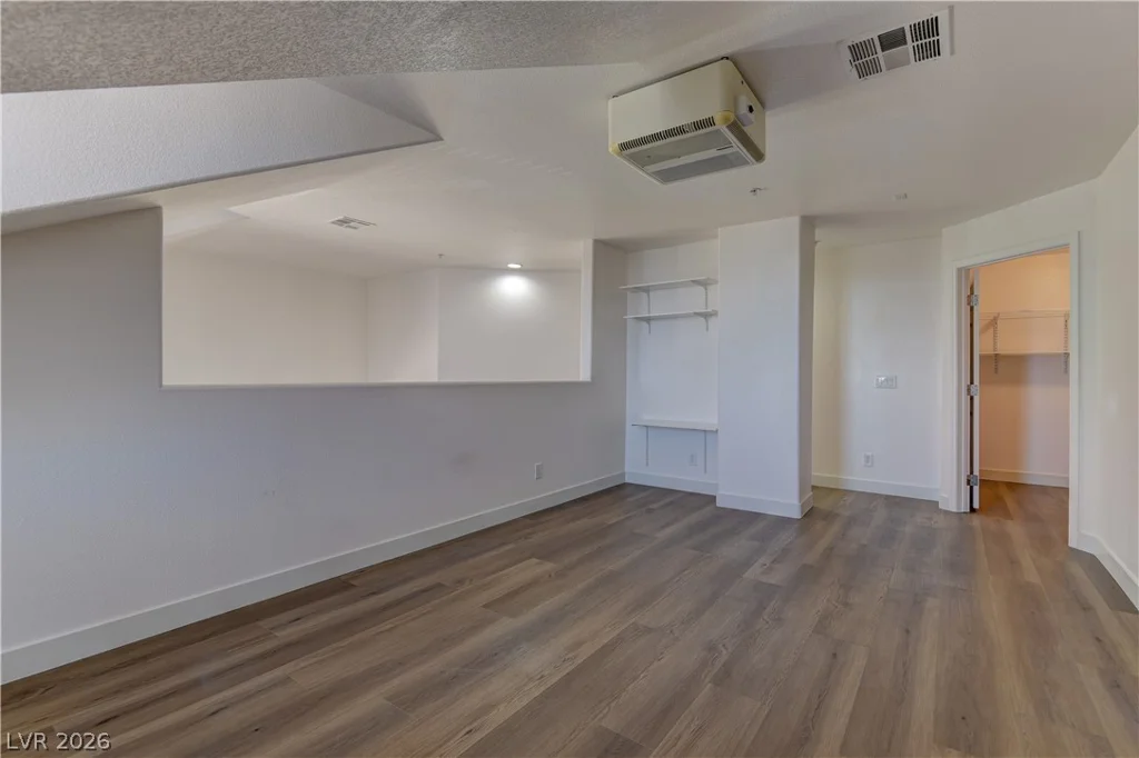 3975 Hualapai, Las Vegas, NV 89129