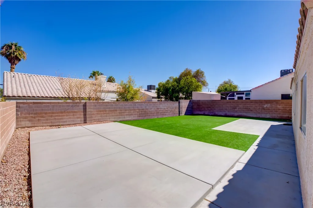5222 Puma, North Las Vegas, NV 89031