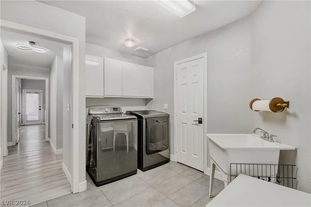 1915 Coralino, Henderson, NV 89074