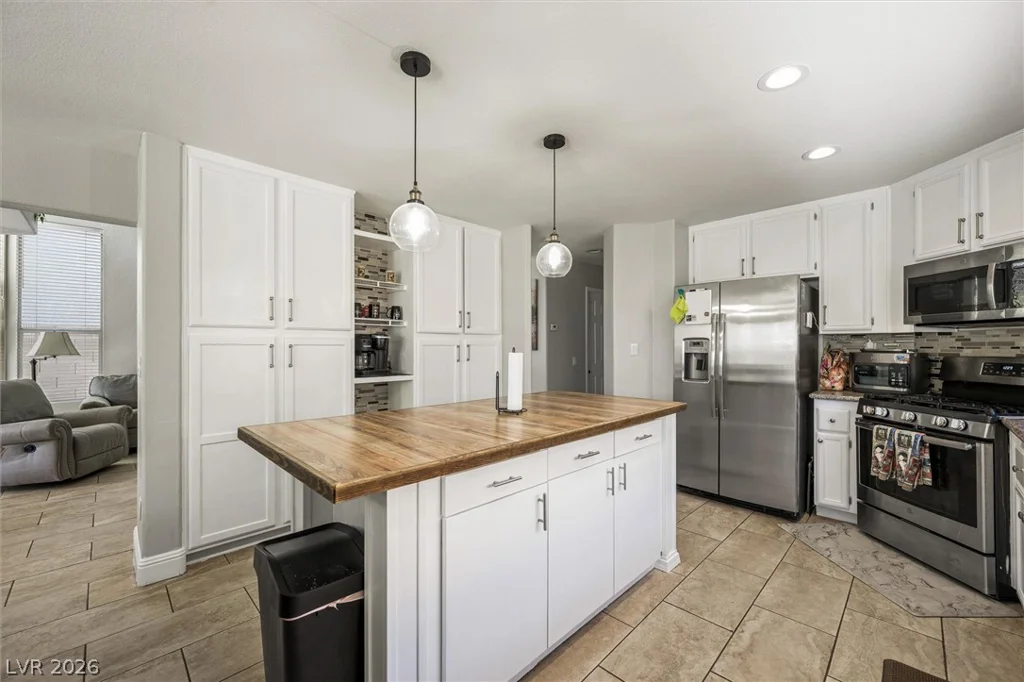 1917 Badger Canyon, North Las Vegas, NV 89031