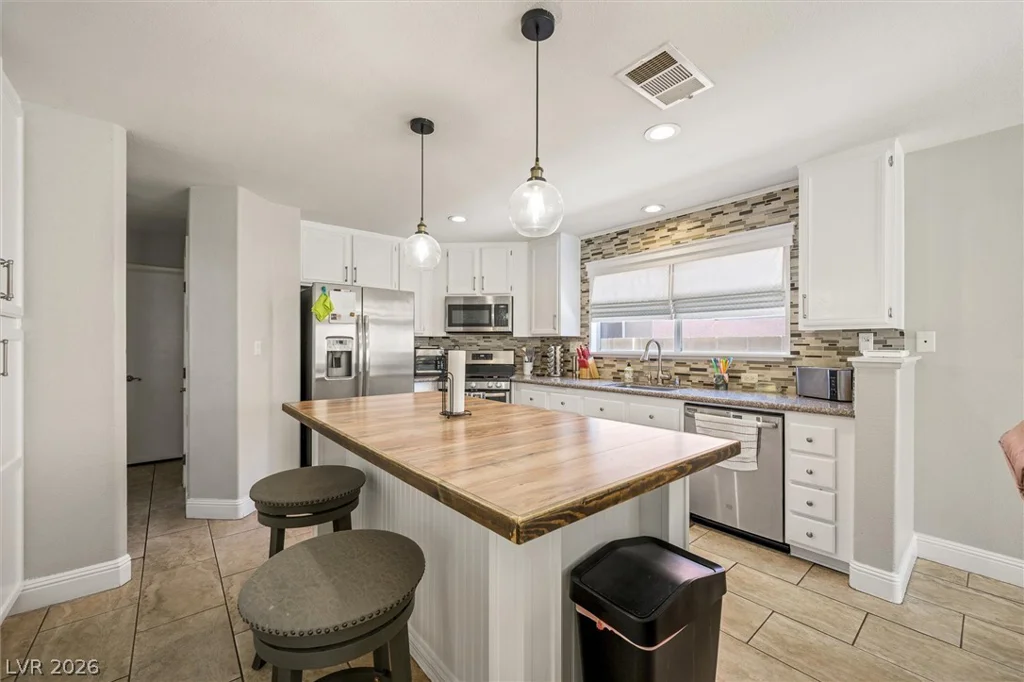 1917 Badger Canyon, North Las Vegas, NV 89031