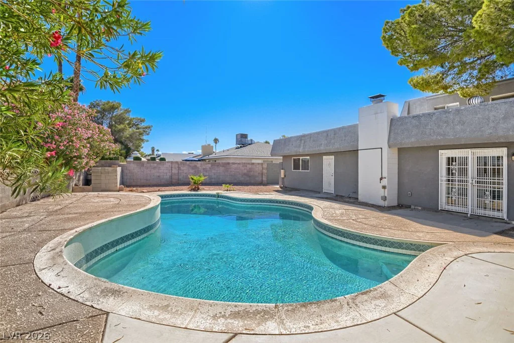 3904 Ventura, Las Vegas, NV 89121