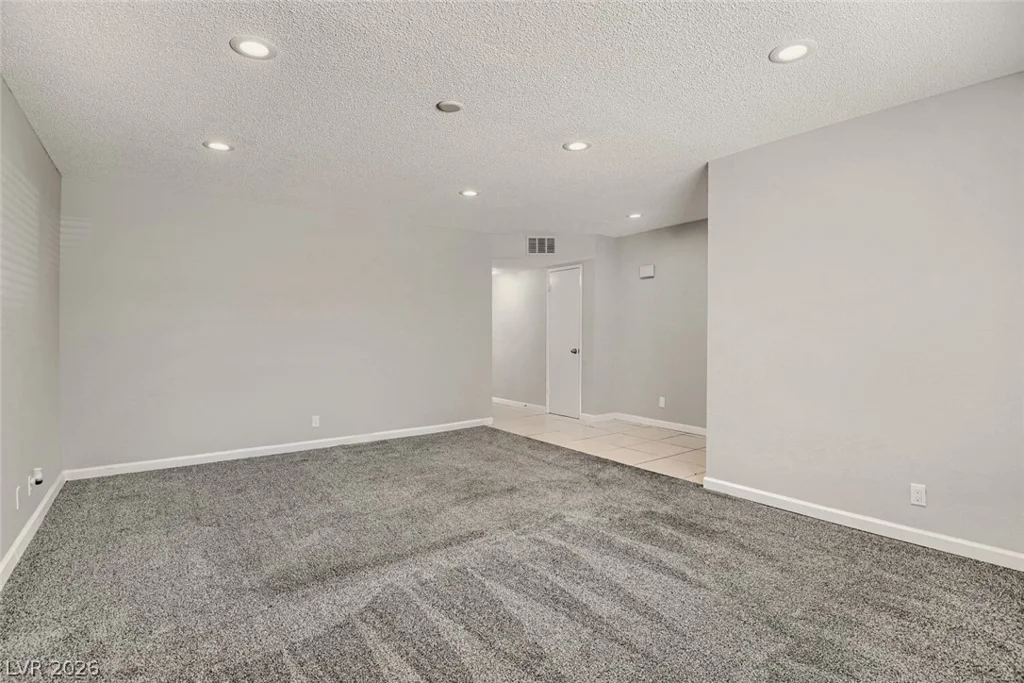3904 Ventura, Las Vegas, NV 89121