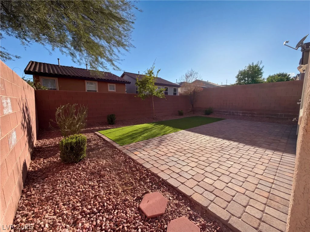 10713 Dobbs, Las Vegas, NV 89166