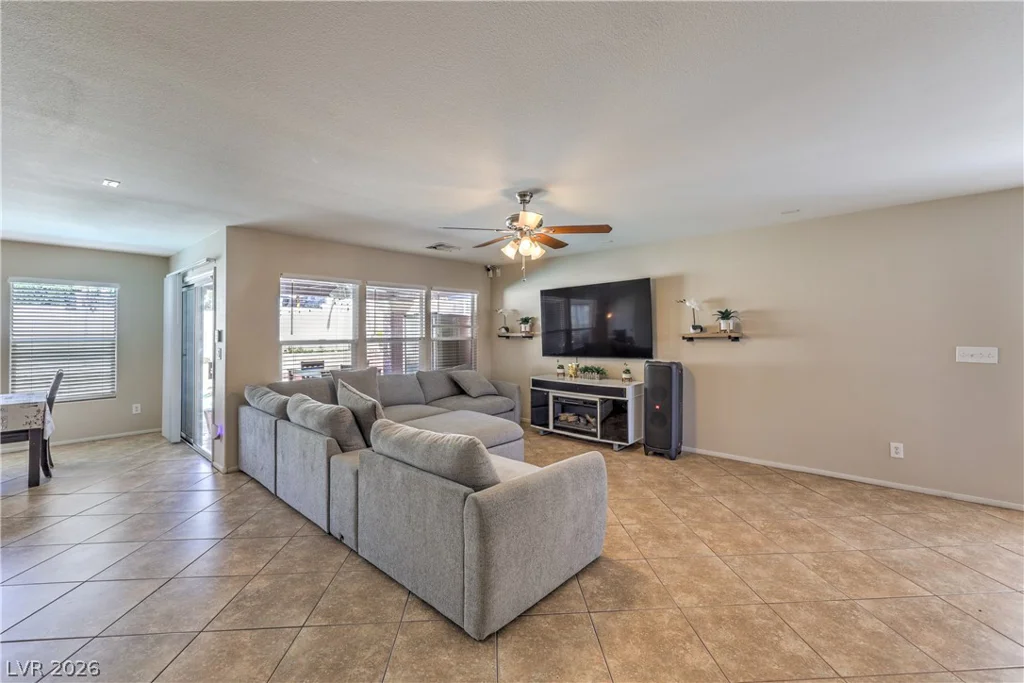 6384 Hotchkiss, Las Vegas, NV 89110
