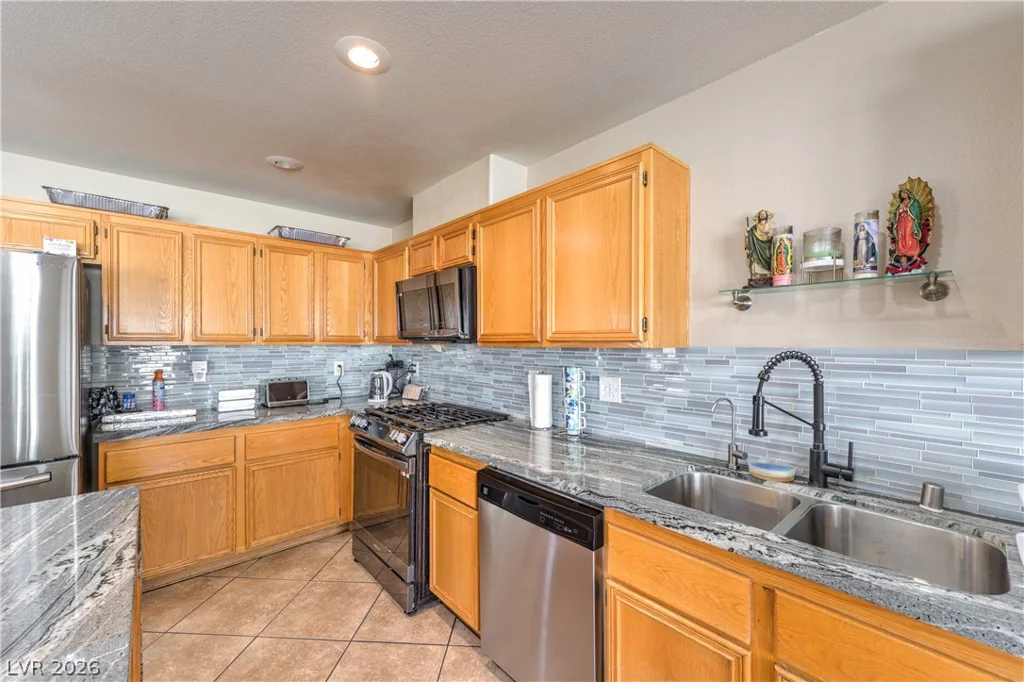 6384 Hotchkiss, Las Vegas, NV 89110