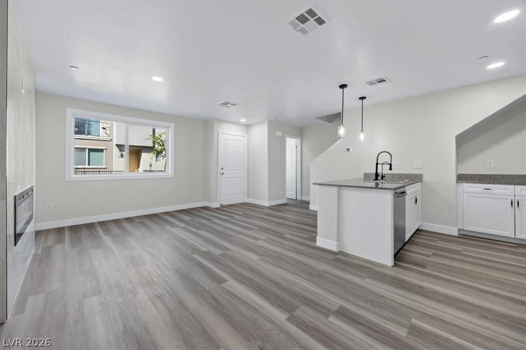 6811 Sage Gold, North Las Vegas, NV 89086