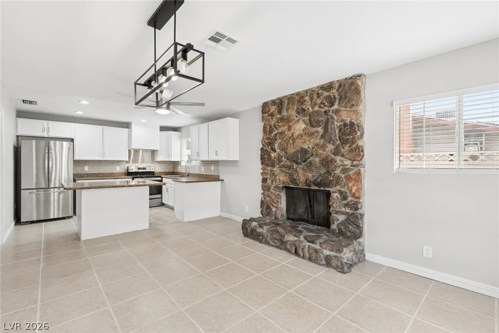 4051 Springhill, Las Vegas, NV 89121