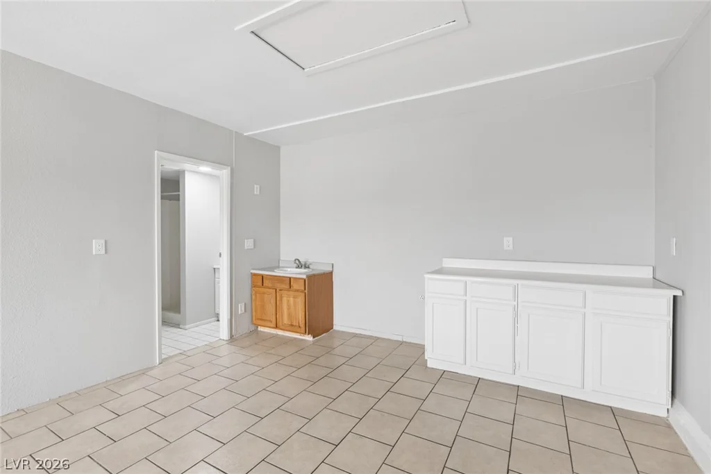 4051 Springhill, Las Vegas, NV 89121