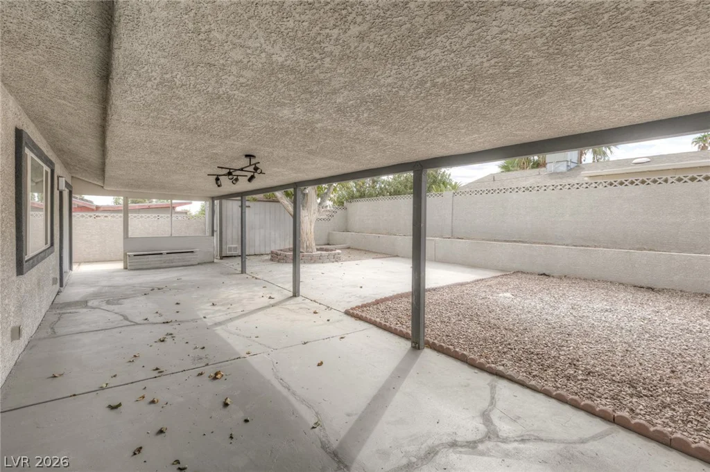 4051 Springhill, Las Vegas, NV 89121