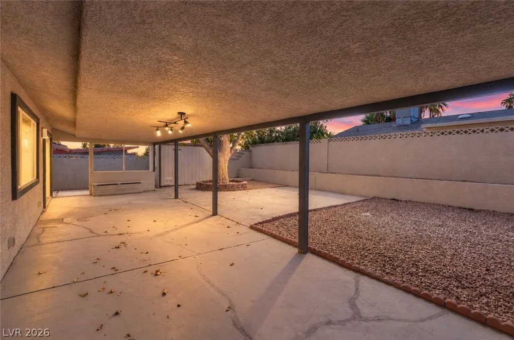 4051 Springhill, Las Vegas, NV 89121