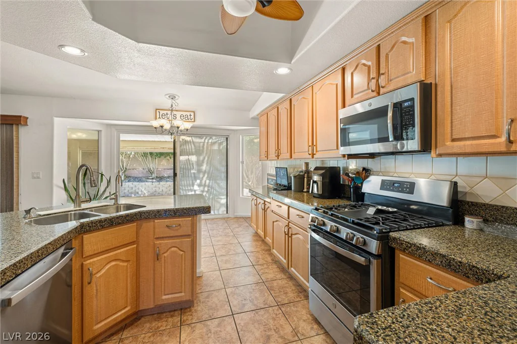 9803 Frosty Canyon, Las Vegas, NV 89183