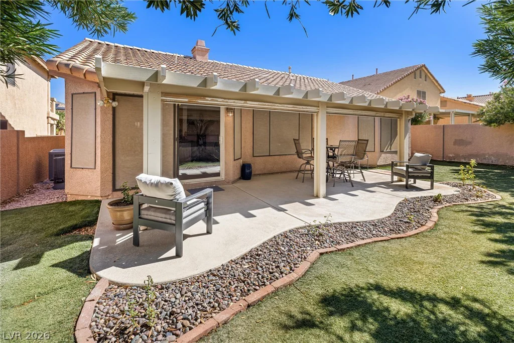 9803 Frosty Canyon, Las Vegas, NV 89183
