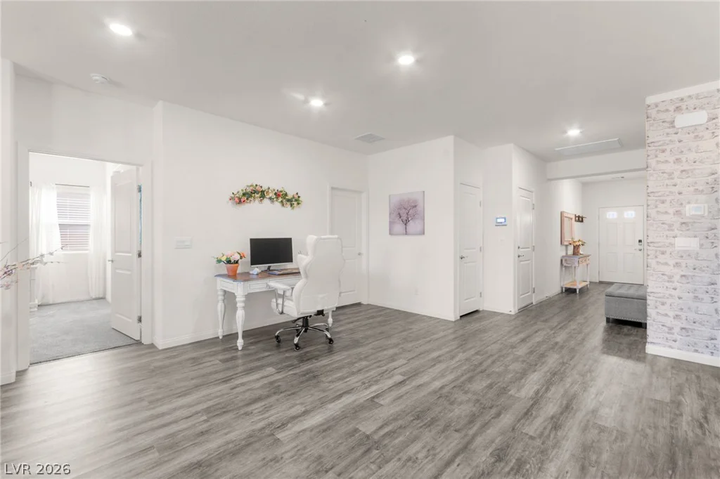 1716 Viola Falls, North Las Vegas, NV 89084