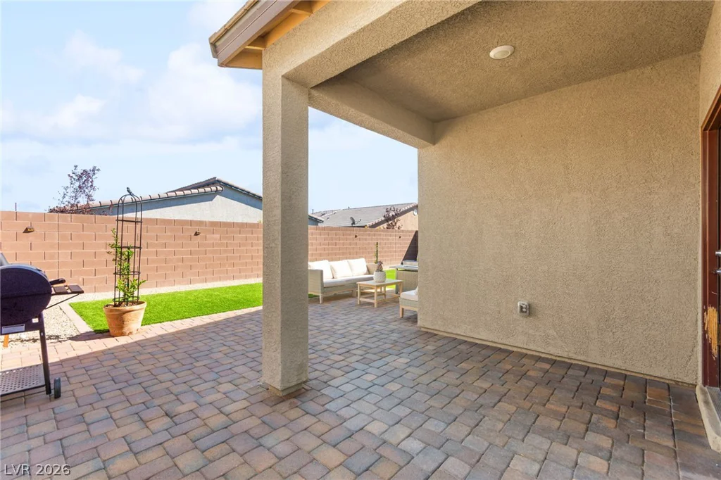 1716 Viola Falls, North Las Vegas, NV 89084