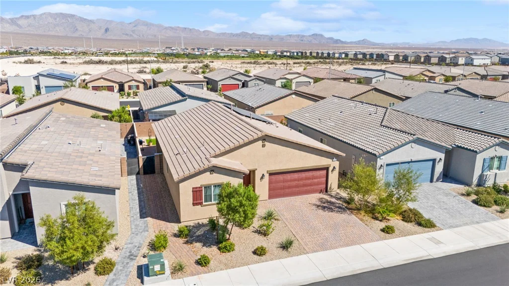 1716 Viola Falls, North Las Vegas, NV 89084