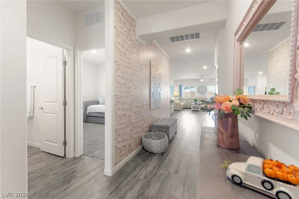 1716 Viola Falls, North Las Vegas, NV 89084