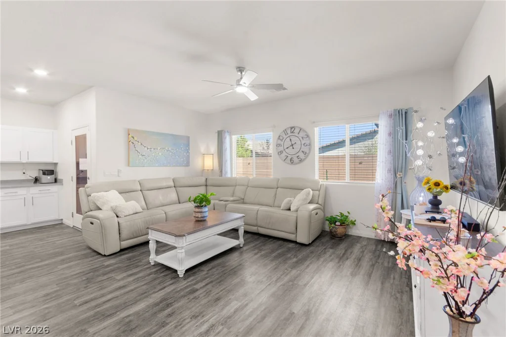 1716 Viola Falls, North Las Vegas, NV 89084