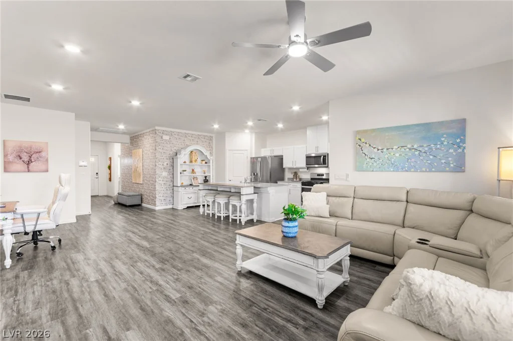 1716 Viola Falls, North Las Vegas, NV 89084